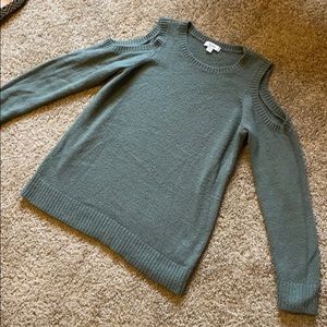 Green Kensie cold shoulder sweater